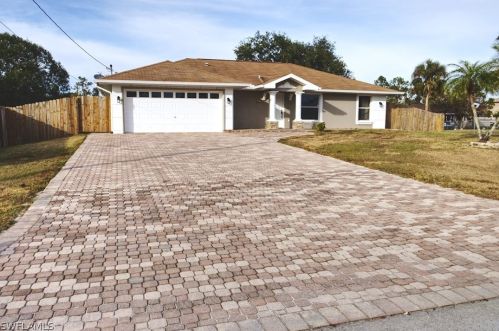 5208 Bywood St, Lehigh Acres, FL 33971-6526