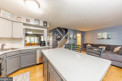 362 Lake Side Dr, Swedesboro NJ  08085-1591 exterior