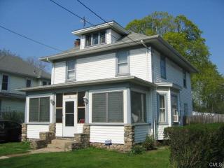 63 Cowing Pl, Stamford CT  06906-1303 exterior