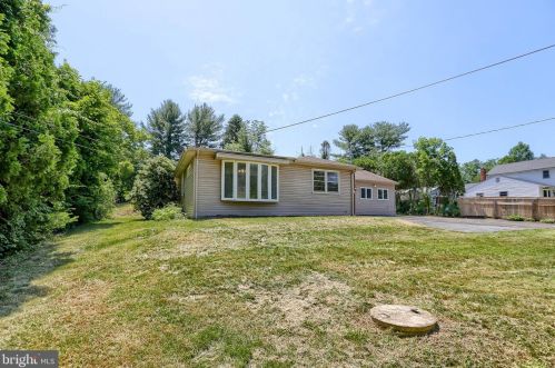 1601 Fishing Creek Valley Rd, Harrisburg, PA 17112-9241