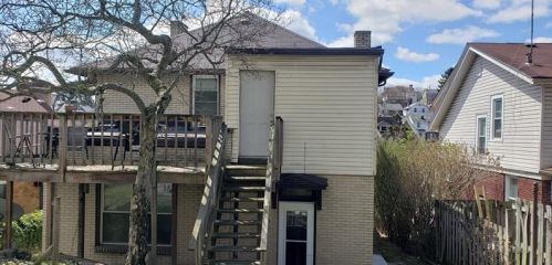 913 Berkshire Ave, Pittsburgh PA  15226-2139 exterior