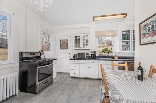 4 Wallace Pl, White Plains NY  10606-3211 exterior