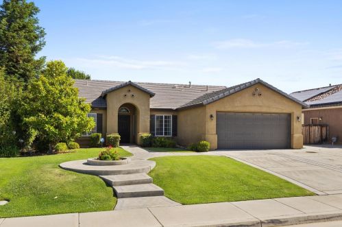 9420 Hercules St, Bakersfield, CA 93306-7838