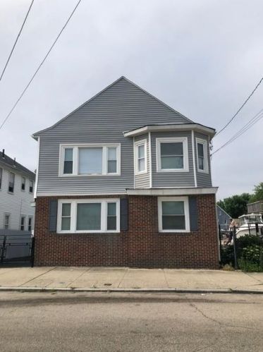 590 Union Ave, Providence, RI 02909-4823