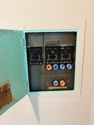 24 Beverly Pl, Florence KY  41042-1702 exterior