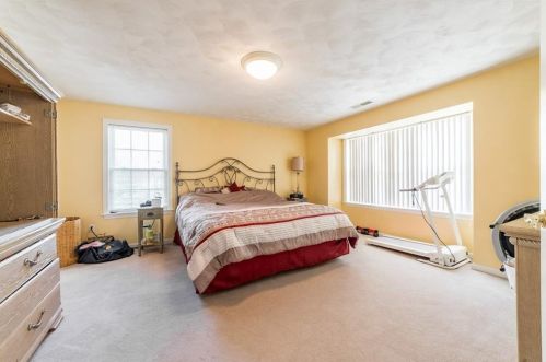 13 Betty St, Lincoln RI  02865-2203 exterior