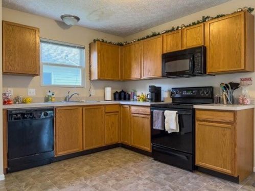 2264 Kilchurn Dr, Marion OH  43302-8739 exterior