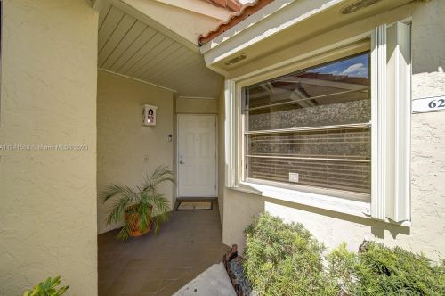 6241 170th Ter, Hialeah, FL 33015-4659