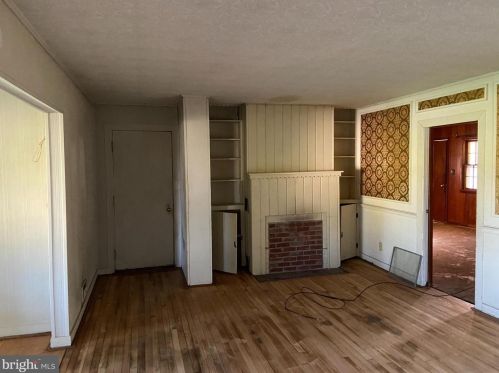 305 Earl St, Lees Cross Roads PA  17257-1204 exterior