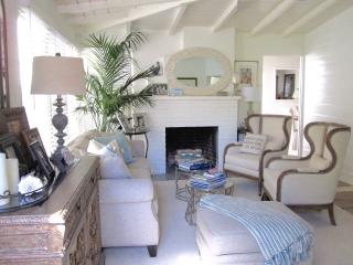 204 Collins Ave, Newport Beach CA  92662-1110 exterior