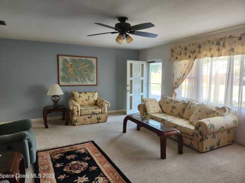 4111 Hill St, Mims, FL 32754-2401