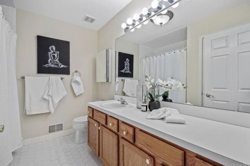 179 Woodlands Dr, Tuxedo Park NY  10987-4803 exterior