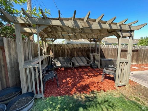 2143 Pennsylvania Ave, Fairfield CA  94533-3105 exterior