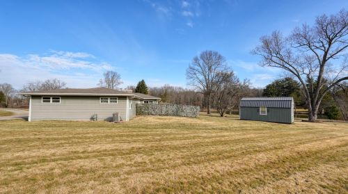 275 Willow Dr, Zanesville OH  43701-1252 exterior