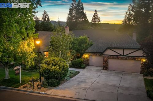 6625 Amber Ln, Pleasanton, CA 94566-7789