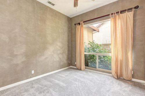 1000 Souza Dr, Folsom CA  95762-7550 exterior