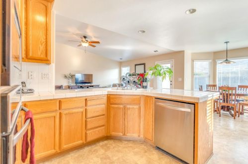 679 Apricot Ct, Los Banos CA  93635-9691 exterior