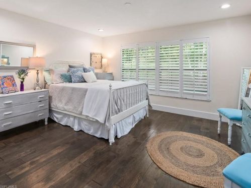 1905 Imperial Golf Course Blvd, Naples FL  34110-1007 exterior