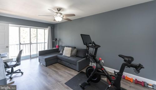 281 Chelsea Cir, Newtown Square PA  19073-2104 exterior