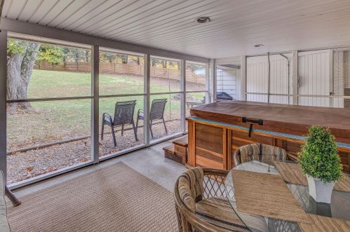 302 Teryl Dr, Mount Vernon OH  43050-2938 exterior