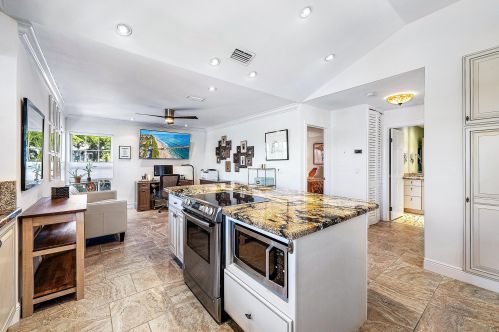 622 Ocean Dunes Cir, Jupiter FL  33477-9116 exterior