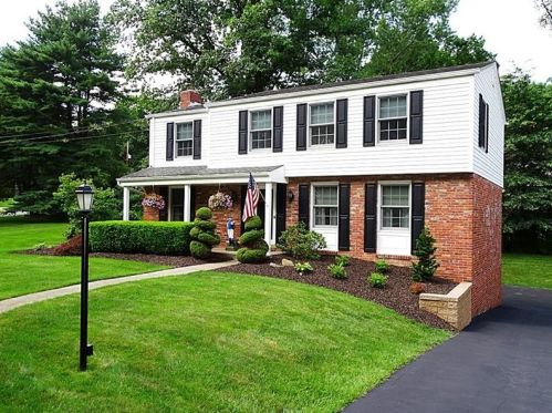 2366 Harrow Rd, Pittsburgh, PA 15241-2459