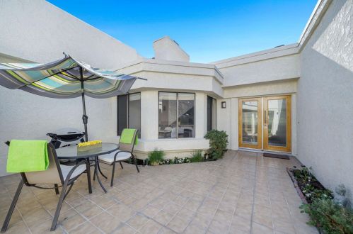 49970 Avenida Vista Bonita, La Quinta CA  92253-2613 exterior