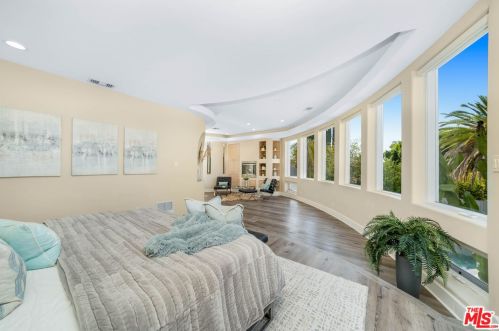 22733 De Kalb Dr, Calabasas CA  91302-4805 exterior
