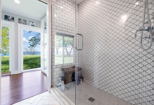 13328 Lakewood Dr, Thiensville WI  53097-2409 exterior