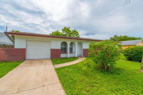 2165 White Sands Dr, Titusville, FL 32780-4653