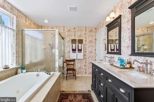 713 Village Ave, Collegeville PA  19426-4168 exterior