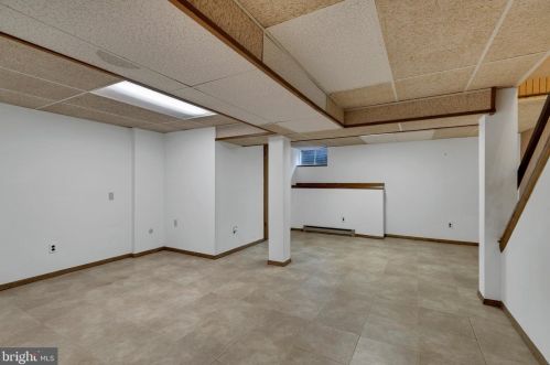 3102 Sapphire Ct, Wilmington DE  19810-2241 exterior