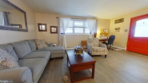 7936 Eastwood St, Philadelphia, PA 19152-3304