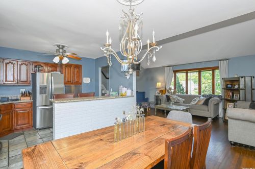 772 Pat Dr, West Islip NY  11795-3537 exterior