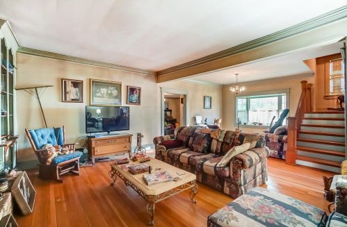 194 Center St, London OH  43140-1406 exterior