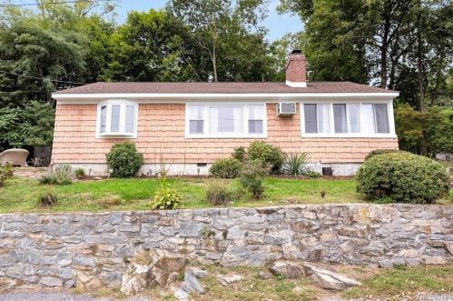 23 Sycamore Rd, Mahopac, NY 10541-1412