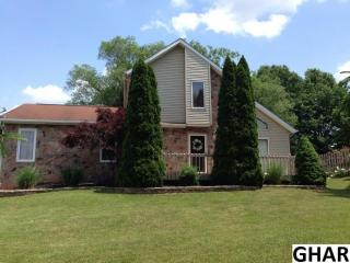 446 Clover Rd, Etters, PA 17319-9781
