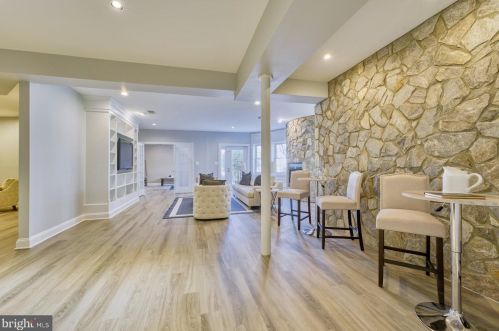 40280 Spectacular Bid Pl, Leesburg VA  20176-7173 exterior