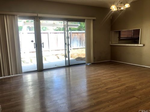 48 Mann St, Irvine CA  92612-2127 exterior