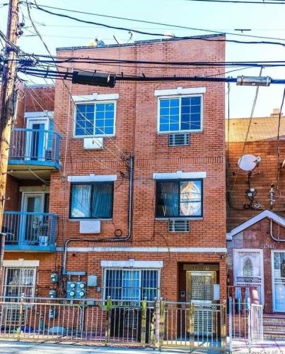 89-27 172nd St, Jamaica, NY 11432