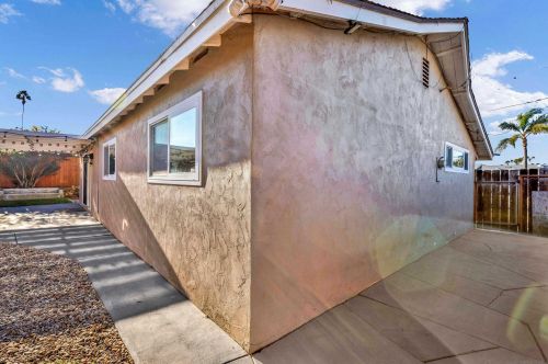 4471 Appleton St, San Diego CA 92117-1909 exterior