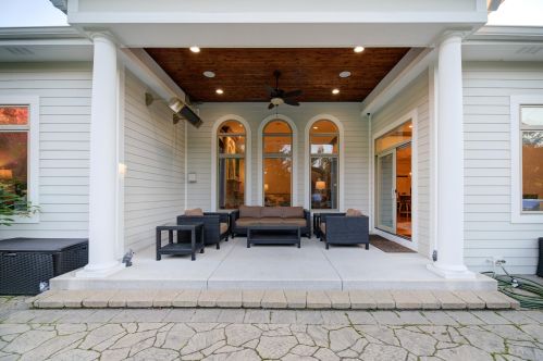 1410 Bristlecone Dr, Chenequa WI  53029-8653 exterior