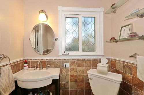 200 Rahway Ave, South Plainfield NJ  07080-3738 exterior