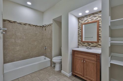 2070 Galbraith Rd, Cincinnati OH 45215-5634 exterior