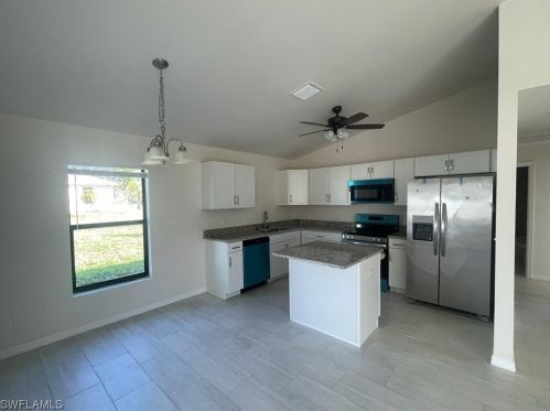 916 14th Ave, Cape Coral, FL 33909-0015