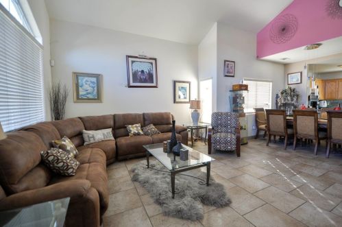 607 Grape St, Los Banos CA  93635-6372 exterior