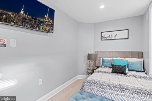 322 42 St, Philadelphia PA 19104-4062 exterior