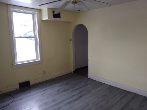 1816 Wesley St, Mckeesport, PA 15132-5643