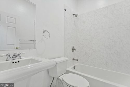 209 River Bend Rd, Great Falls VA  22066-4141 exterior