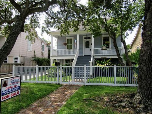 1813 Avenue, Galveston, TX 77550-4743
